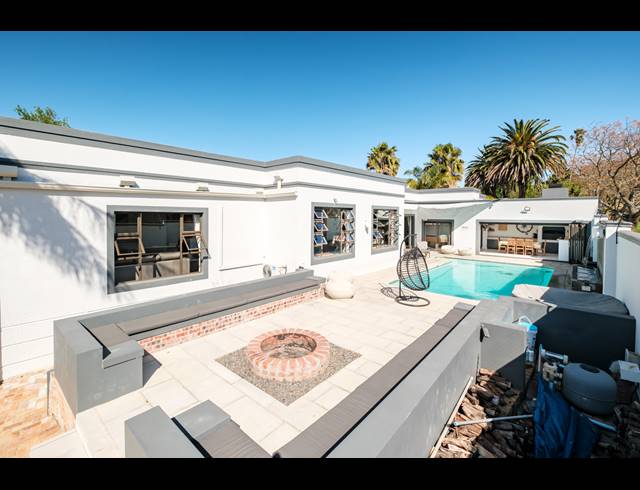 5 BEDROOM FREESTANDING FOR SALE IN VALMARY PARK